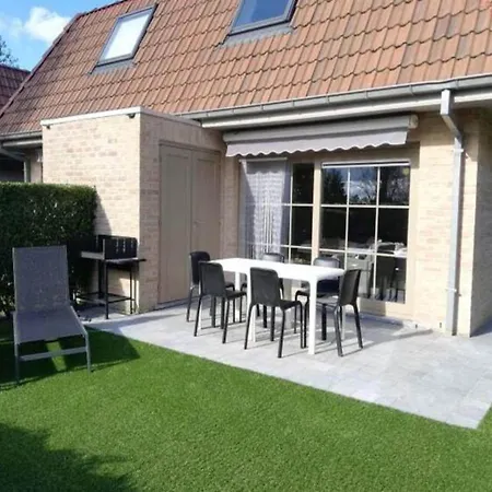 Bright Family With Bikes, Cleaning Included * De Panne