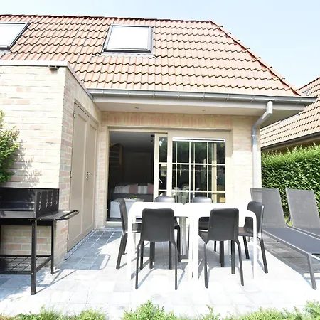Vakantiehuis Bright Family With Bikes, Cleaning Included *